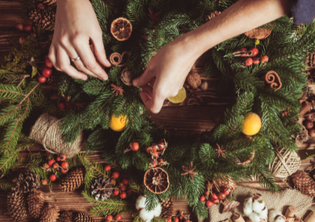 Christmas Wreath Making In Guildford This Christmas